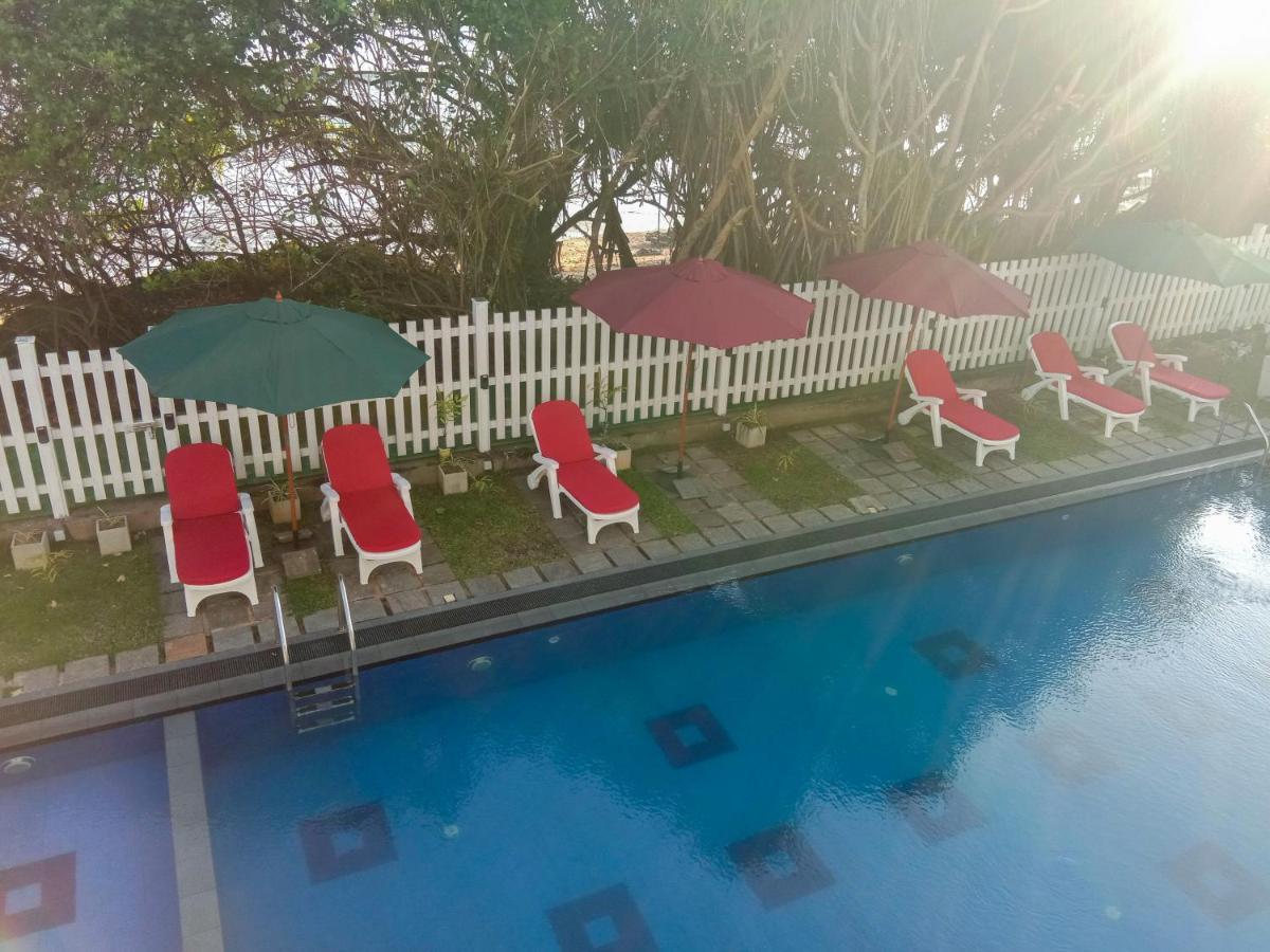 Ara Beach Resort 미리사 외부 사진